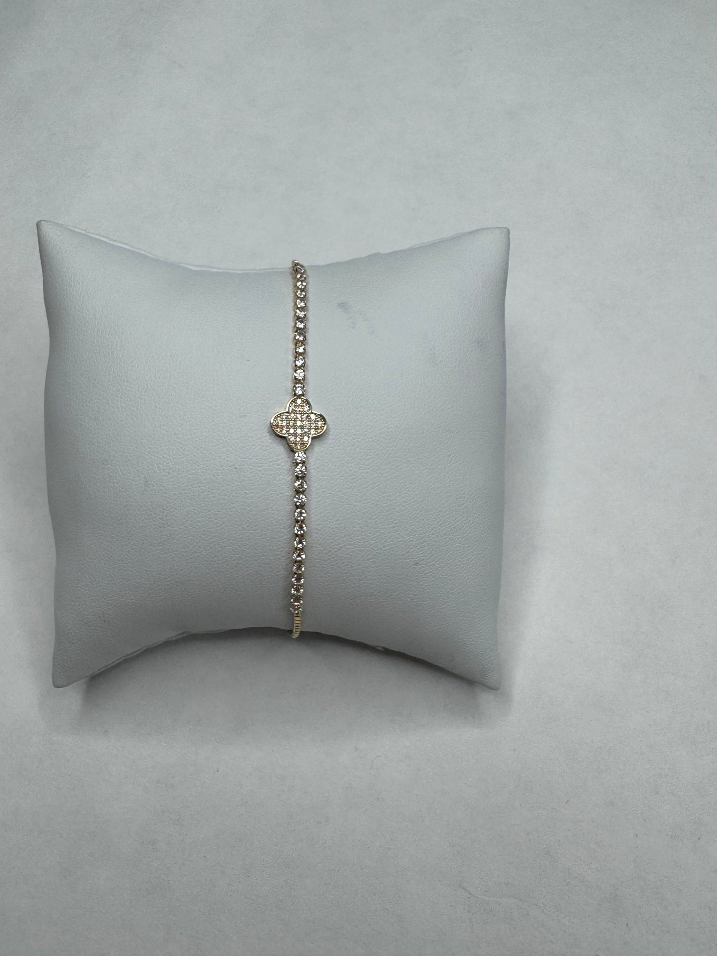 Diamond gold flower bracelet