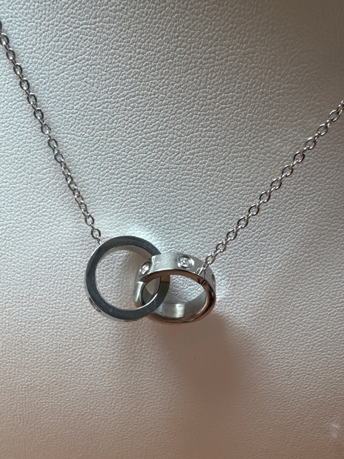Diamond circle necklace - silver