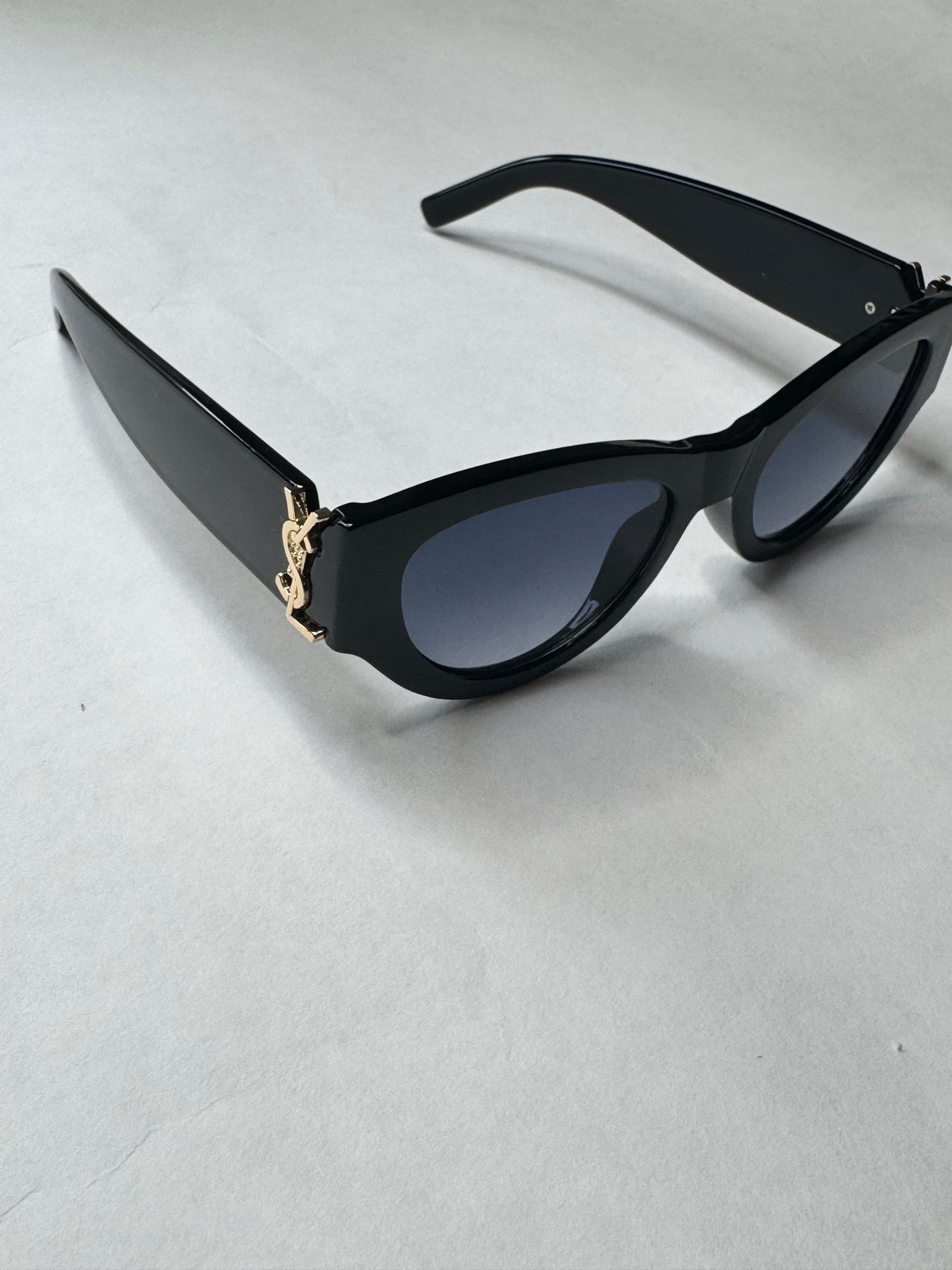 Cat eye Frame Sunglasses - Brown or Black