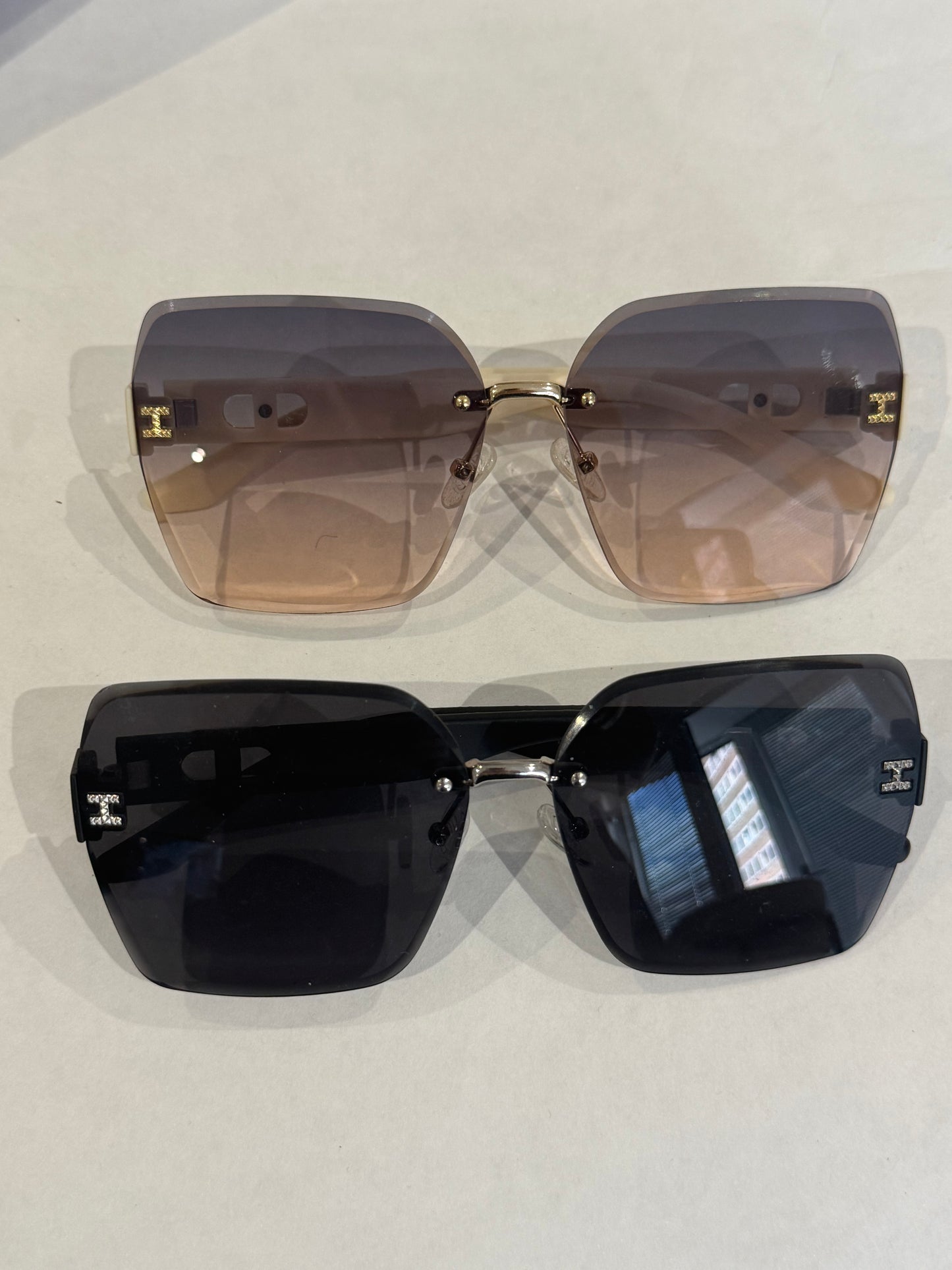 H sunglasses