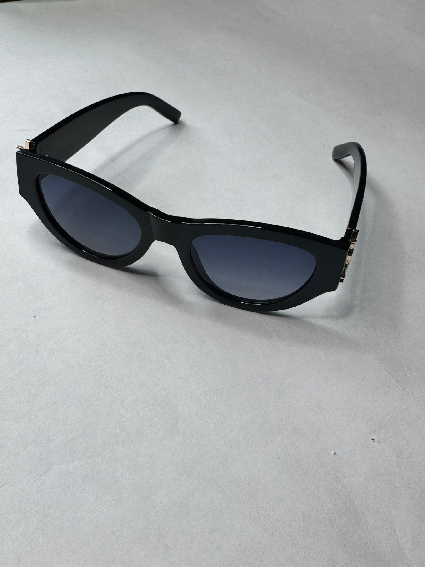 Cat eye Frame Sunglasses - Brown or Black