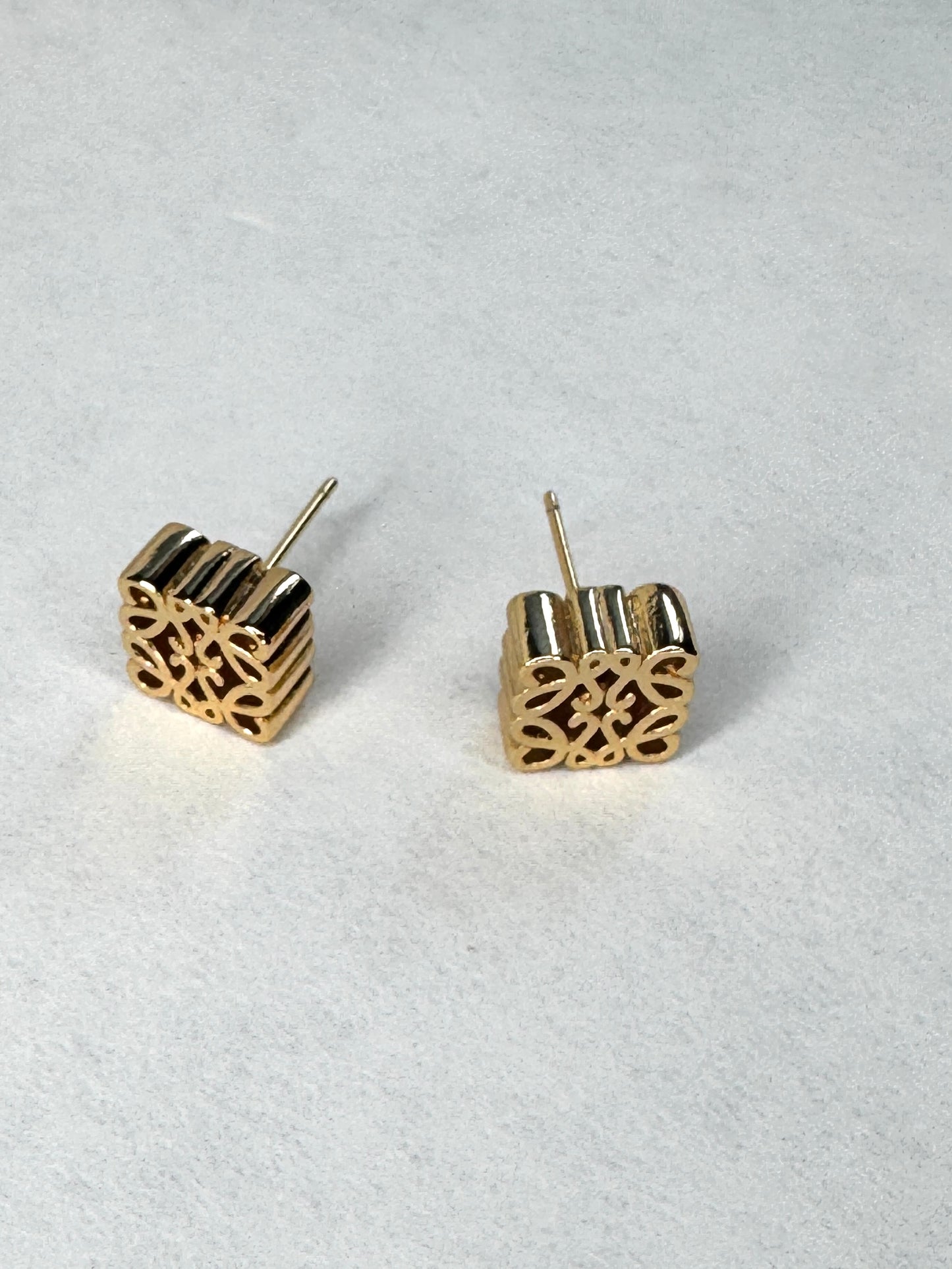 Louise Studs - Gold