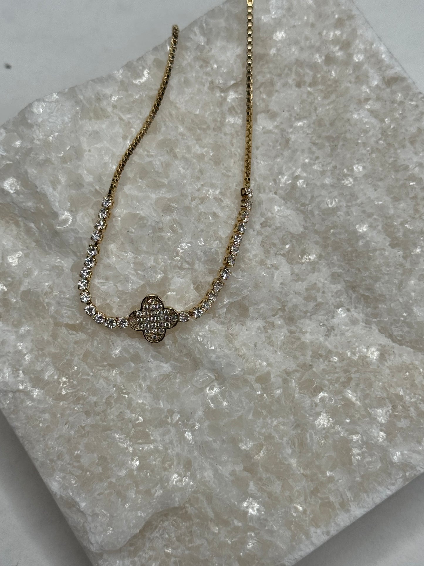 Diamond gold flower bracelet