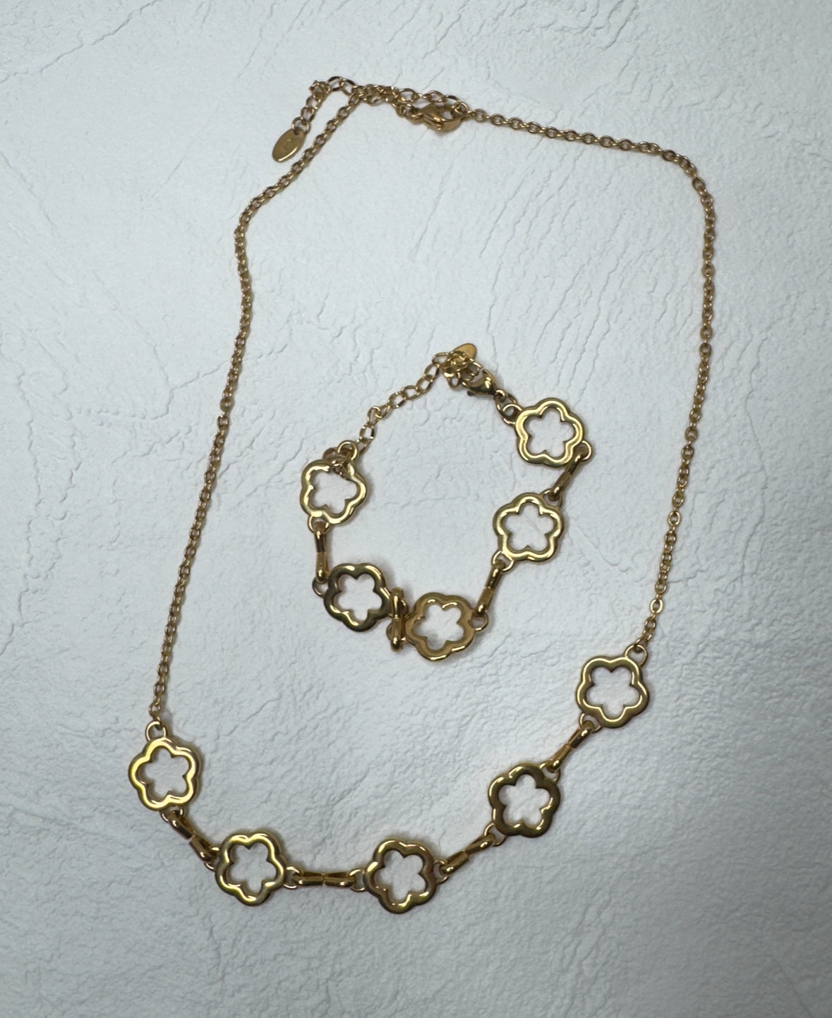 Flower bracelet & necklace set