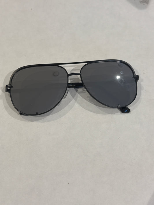 Black mirrored sunglasses