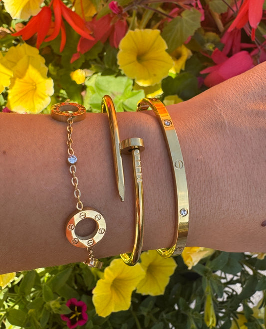 Gold bracelet stack