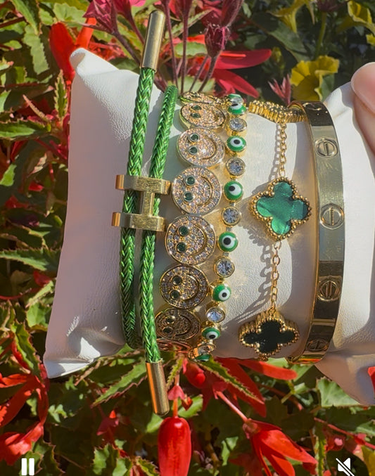Green bracelet stack x5