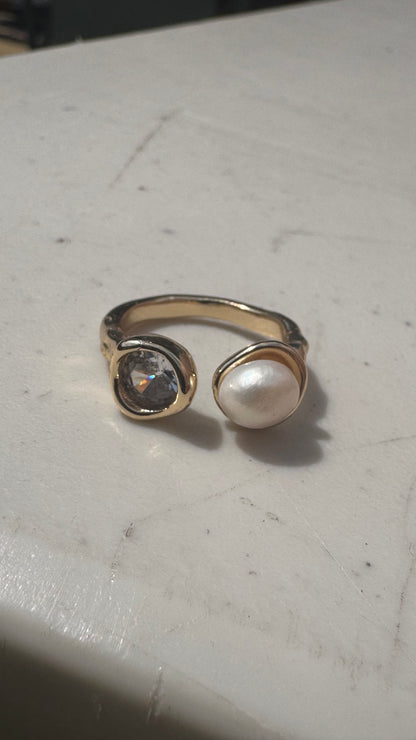 Pearl diamond ring