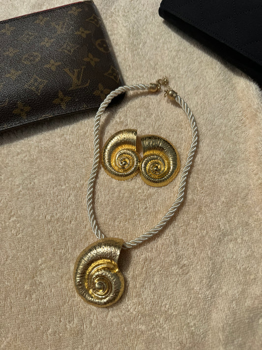 Shell Necklace & Earrings Set