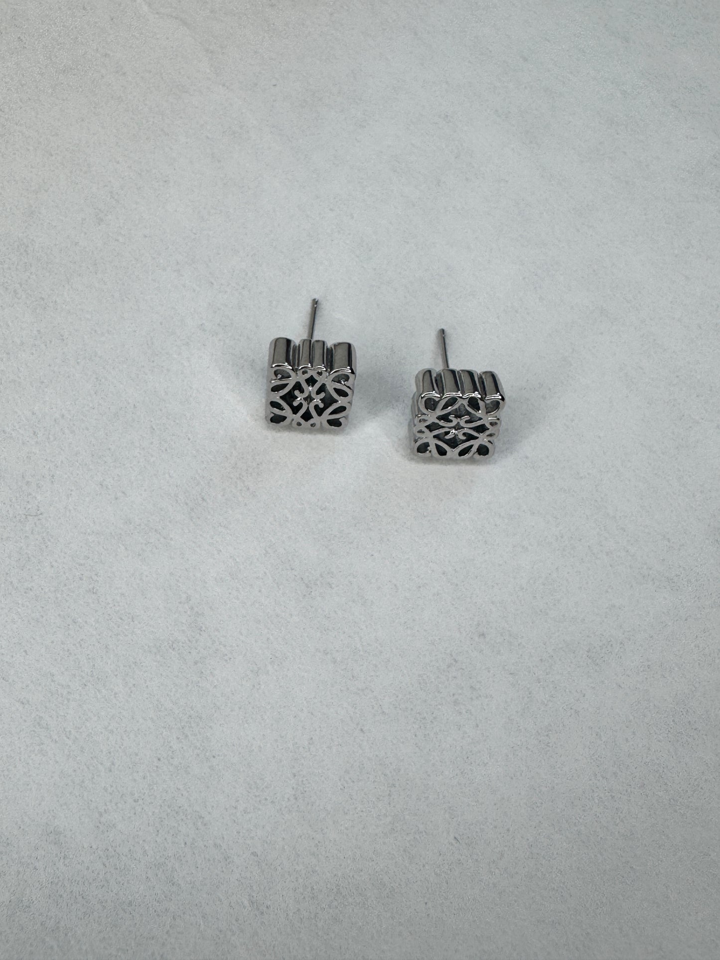 Louise Studs - Silver