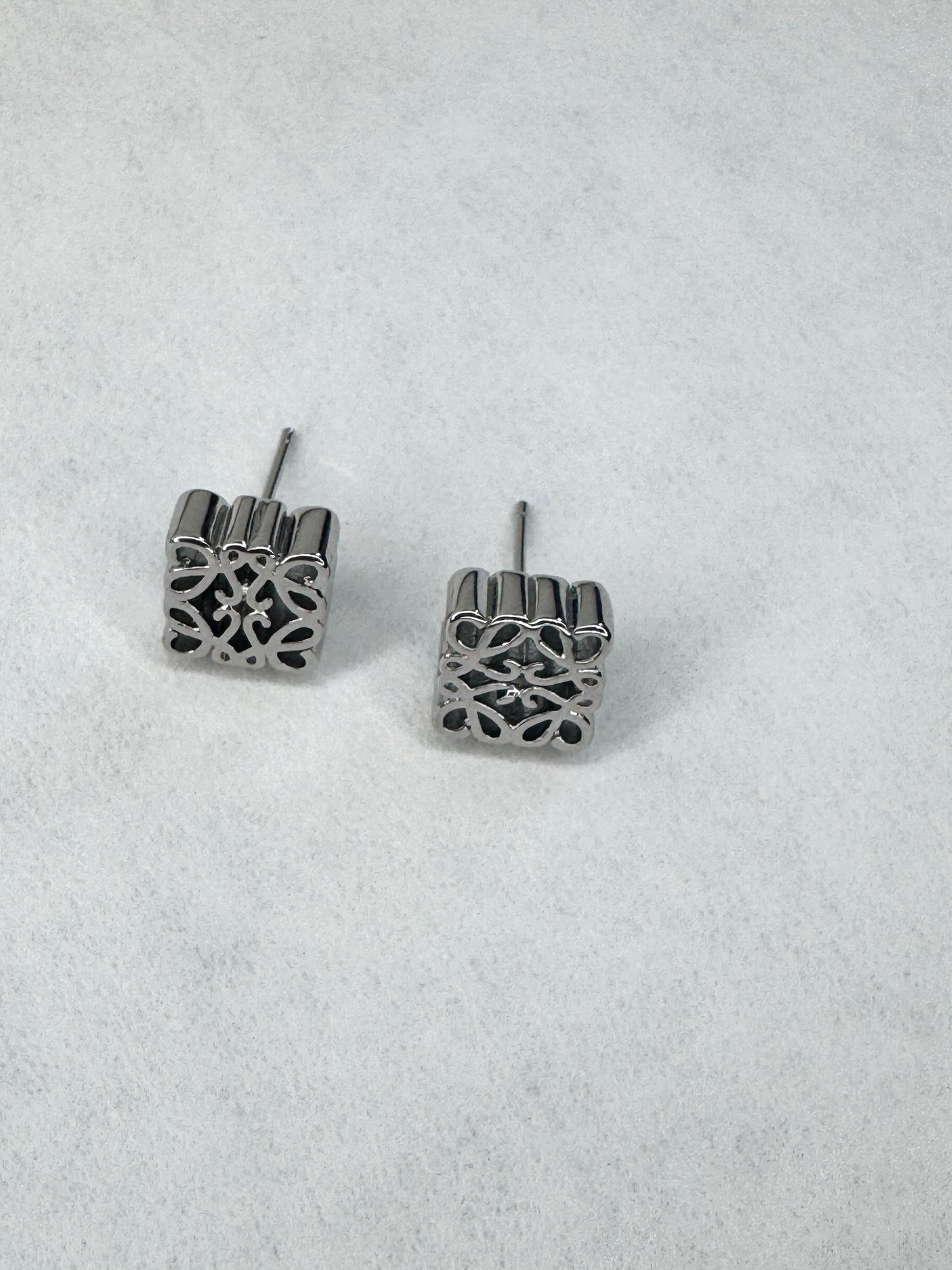 Louise Studs - Silver