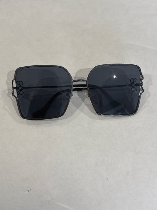 Large Louise black sunglasses
