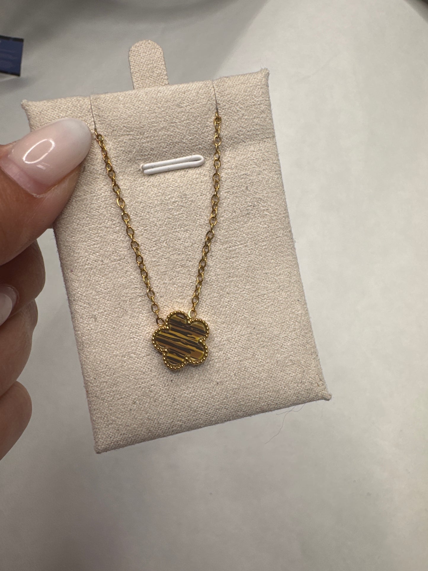 Brown leaf necklace