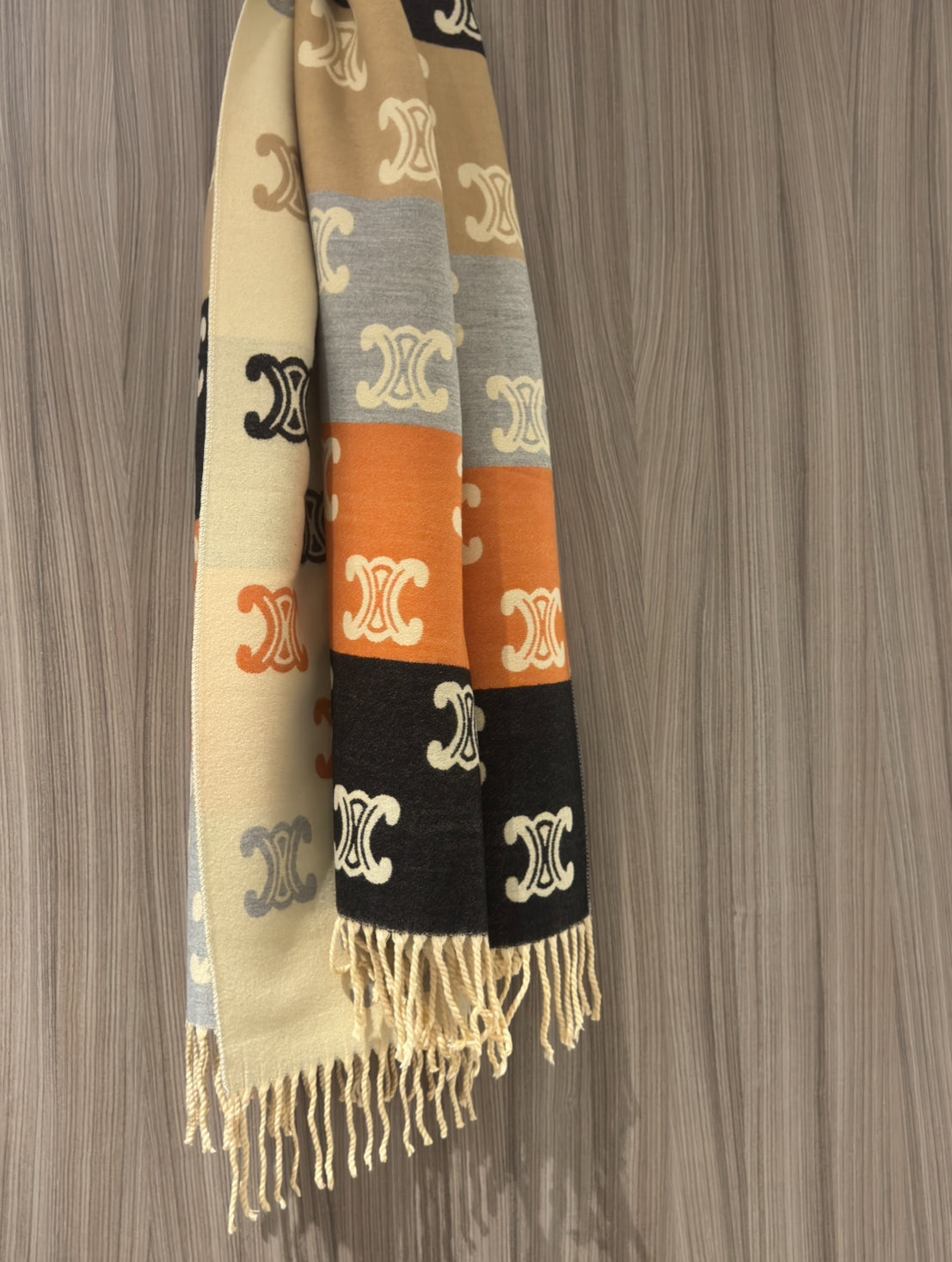 Various scarfs - scroll across for options