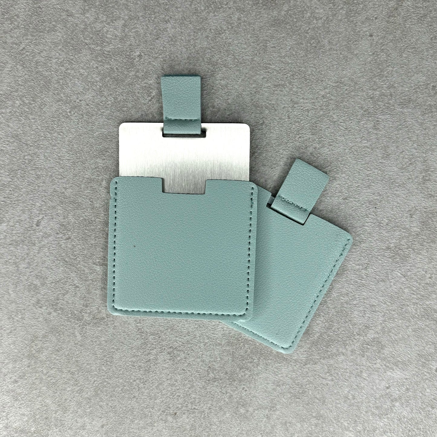 Personalised compact mirrors ￼