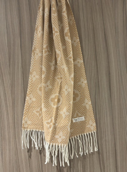 Various scarfs - scroll across for options