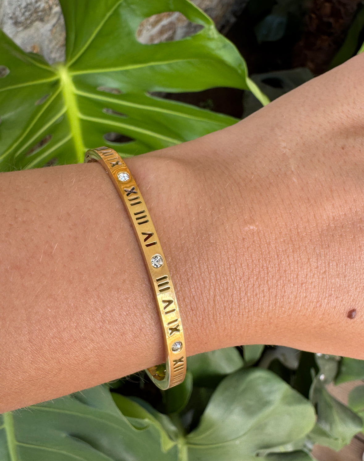 New Roman Thin Bangle