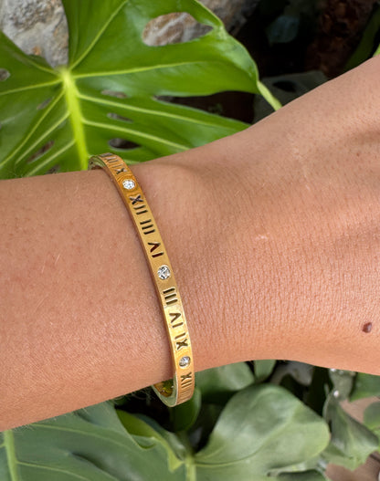 New Roman Thin Bangle