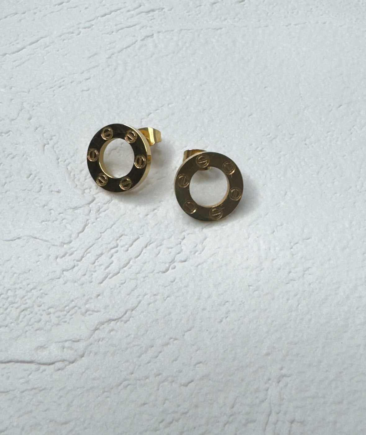 Carter Circle Studs Gold