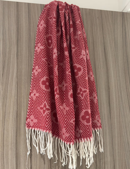 Various scarfs - scroll across for options