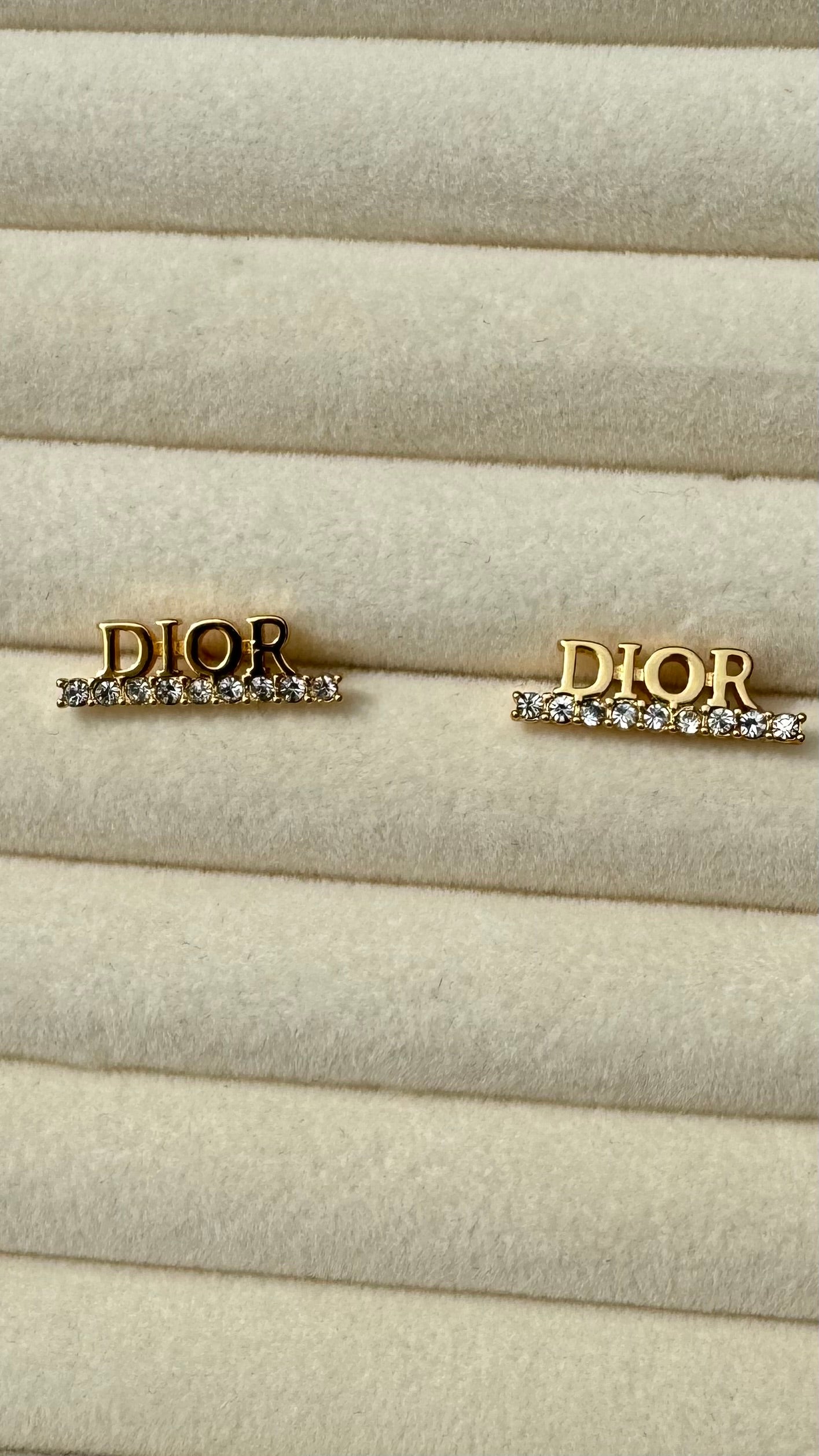 D Diamond Studs