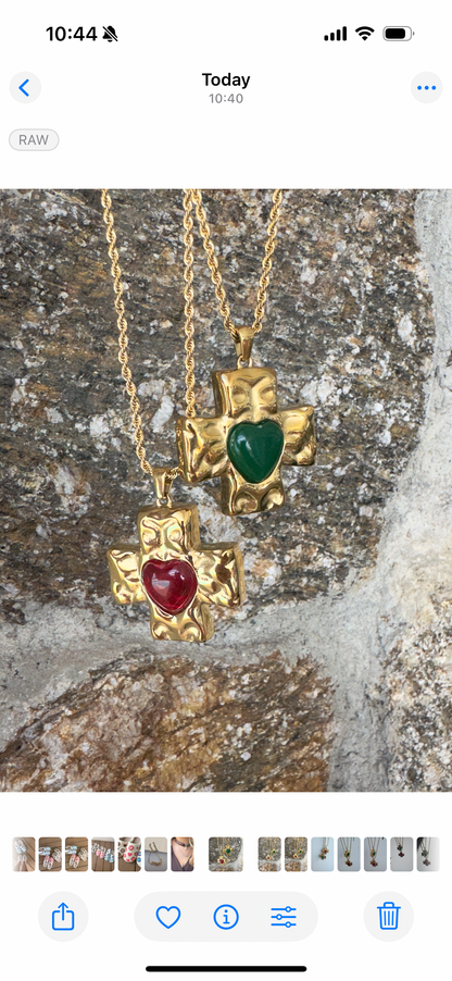 Chunky gold necklaces - Green or red