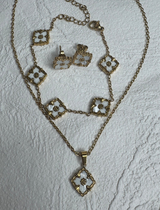 Gold & White Flower Set